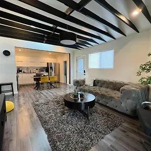 Memorable Renovated 1br Unit By The Pool Holiday home