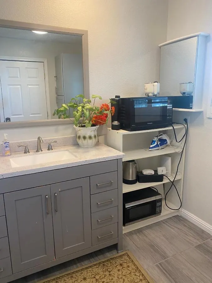 Private Room In Los Angeles With Ac, Strong Wifi, Smart Tv, Work Desk Near Sofi Stadium 0*,
