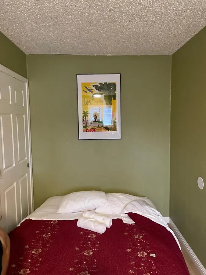 Private Room In Los Angeles With Ac, Strong Wifi, Smart Tv, Work Desk Near Sofi Stadium Homestay