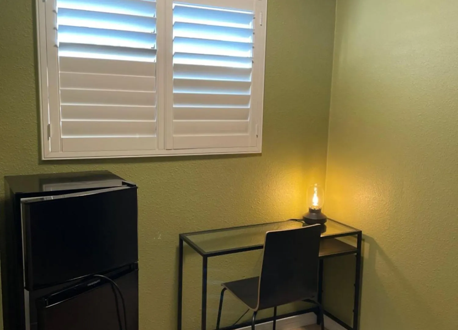 Private Room In Los Angeles With Ac, Strong Wifi, Smart Tv, Work Desk Near Sofi Stadium 0*,